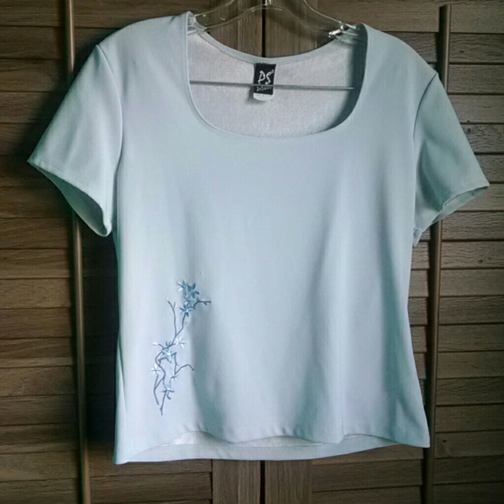 Embroidered tee